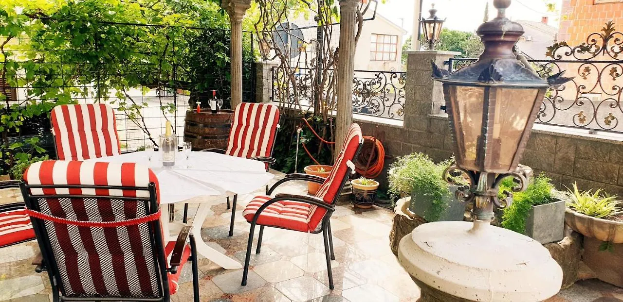 Villa Ana Selce 0*,  Croatia