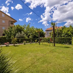 Apartment App Blue,, Selce