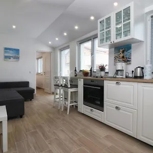https://apartments-korina-and-dadi.in-istria.net